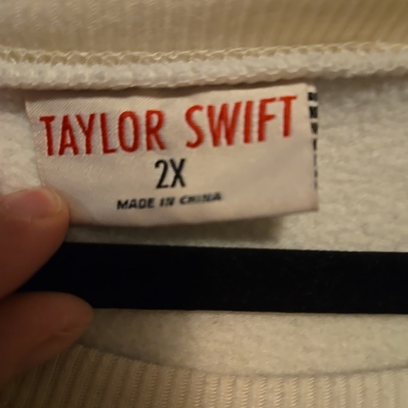 Taylor Swift Red Era Loving Him Was Red Sweatshirt 2X - Picture 5 of 6